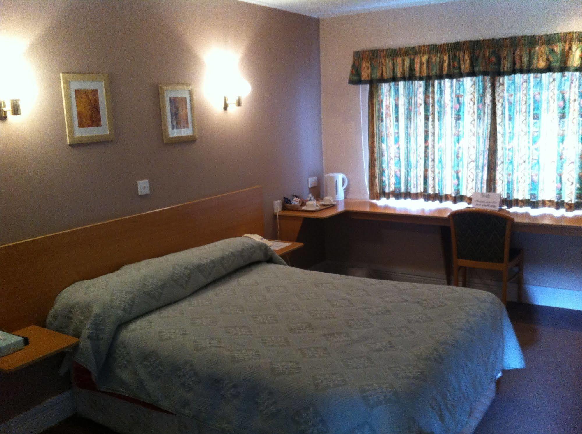 The Town & Country Lodge Dundry Dış mekan fotoğraf