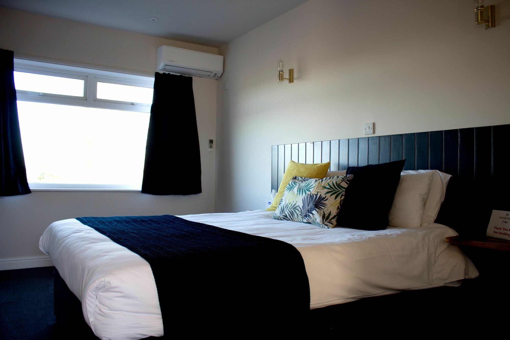 The Town & Country Lodge Dundry Dış mekan fotoğraf